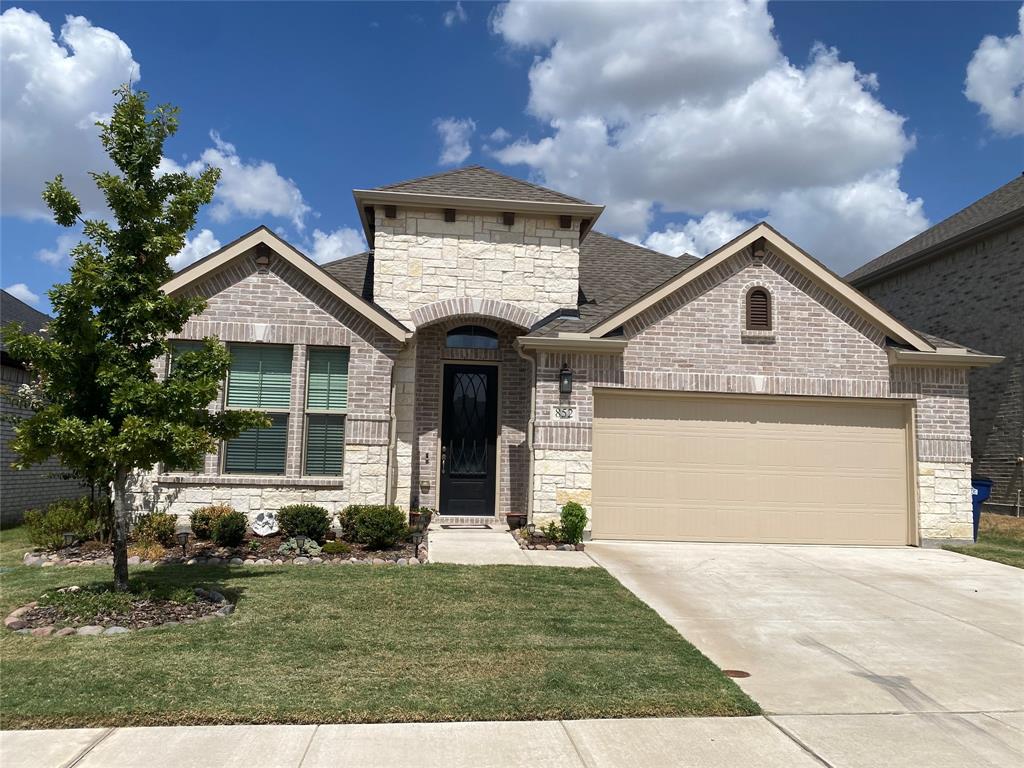 852 Reynolds Dr, Fate, TX 75087