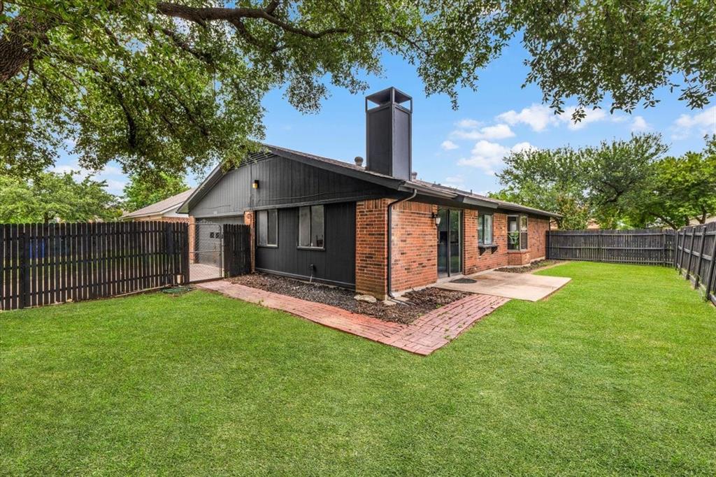 3120 Mayfair Dr, Carrollton, TX 75007