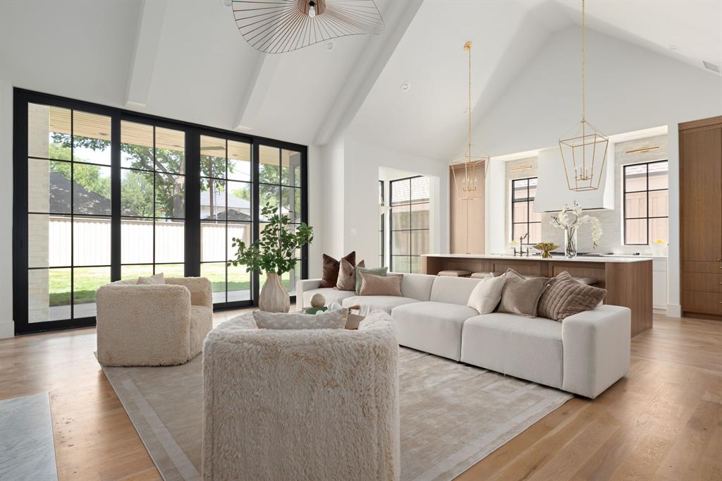 9027 Daytonia Ave, Dallas, TX 75218