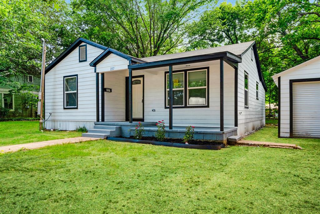 227 24 St, Paris, TX 75460