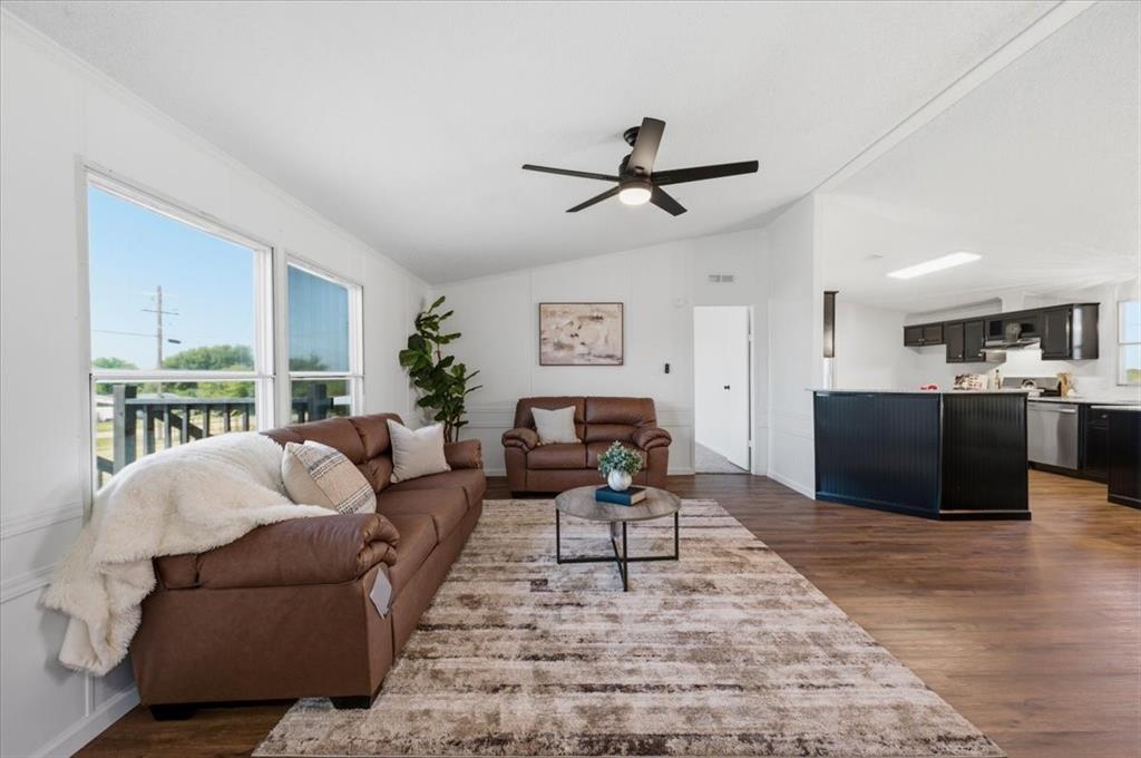 5708 Texas St, Joshua, TX 76058 photo