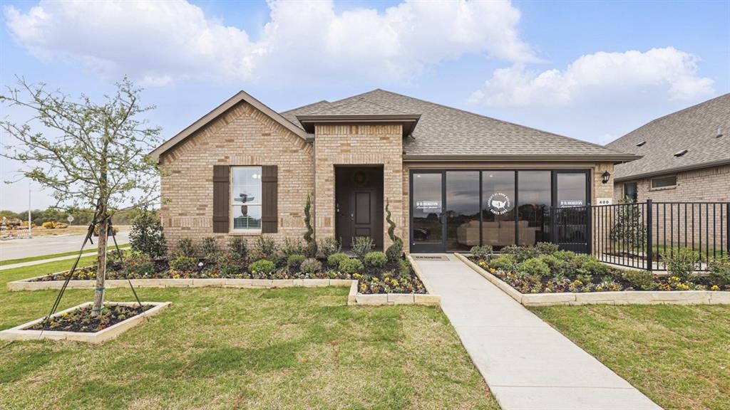 400 Sunday Silence Way, Granbury, TX 76049