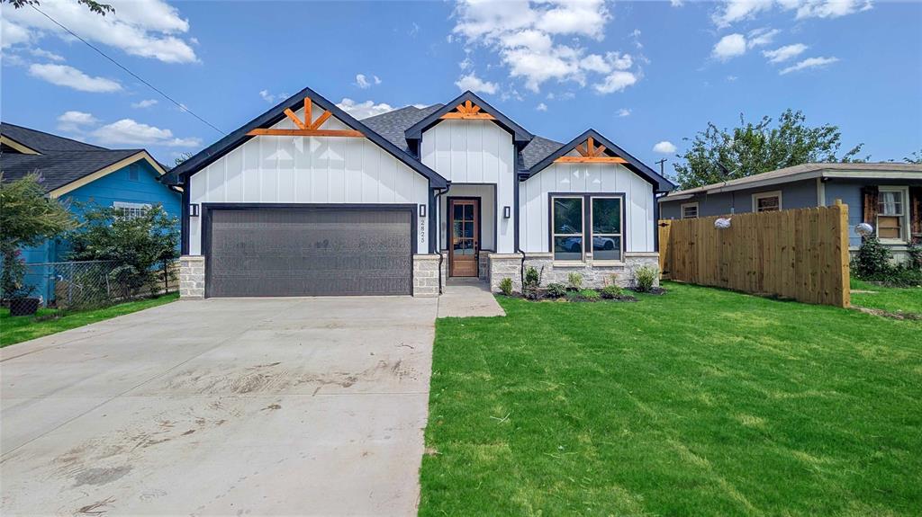 2825 Grove St, Fort Worth, TX 76104