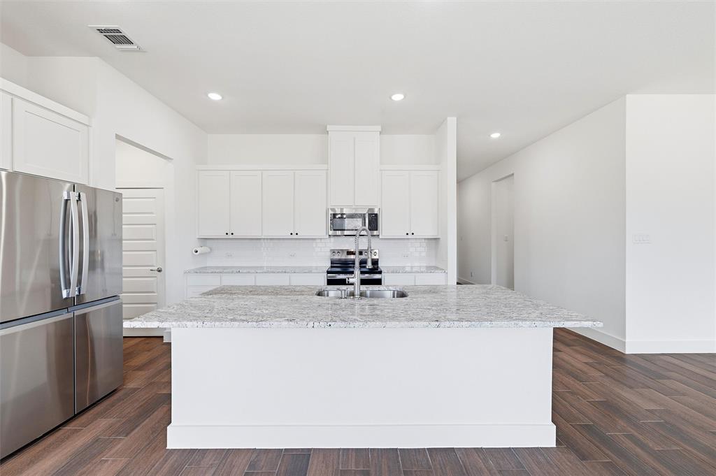 219 County Road 4690, Boyd, TX 76023 photo