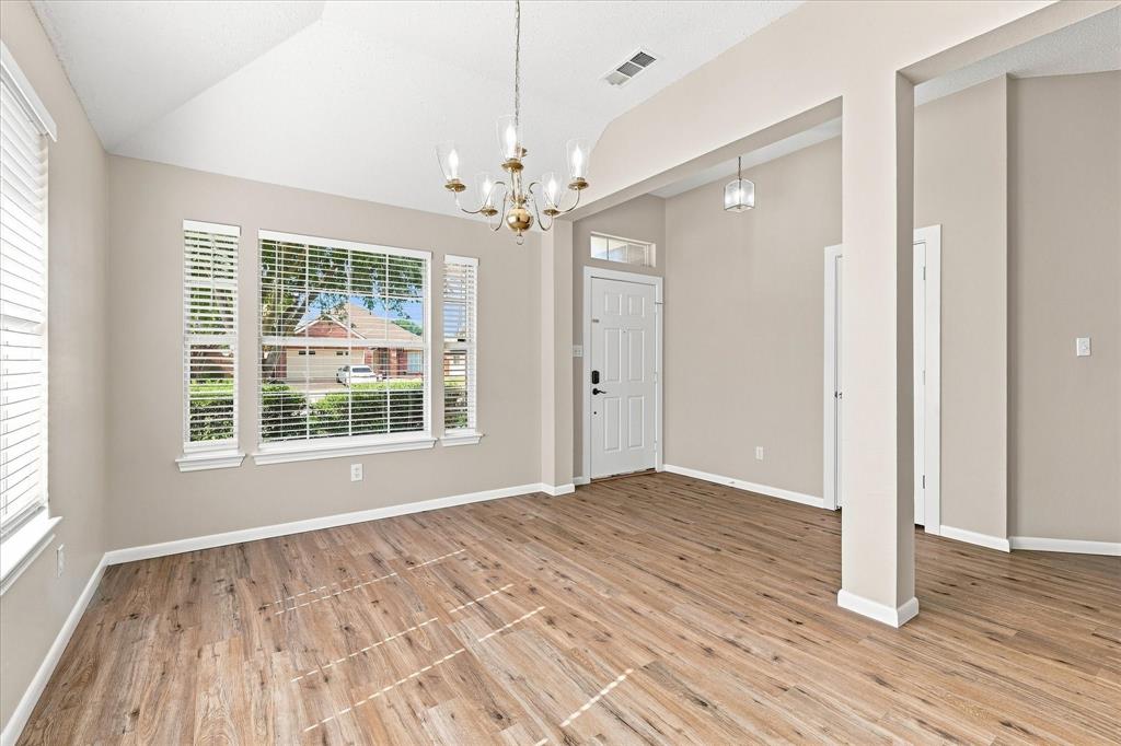 324 Camp Creek Dr, Arlington, TX 76002 photo