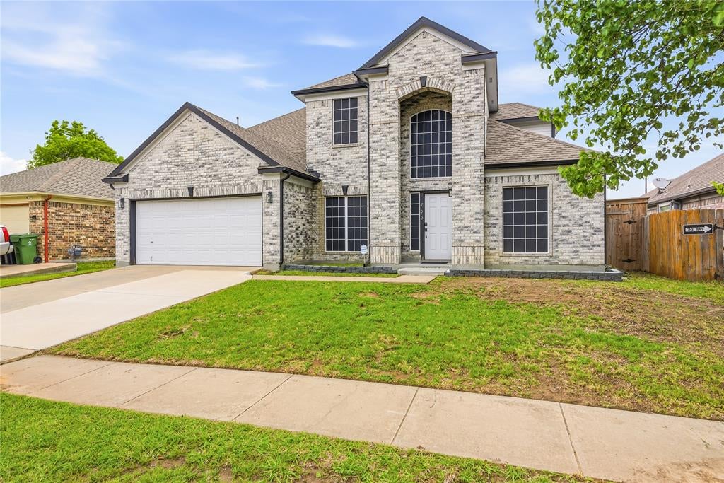 709 Gentry Dr, Arlington, TX 76018