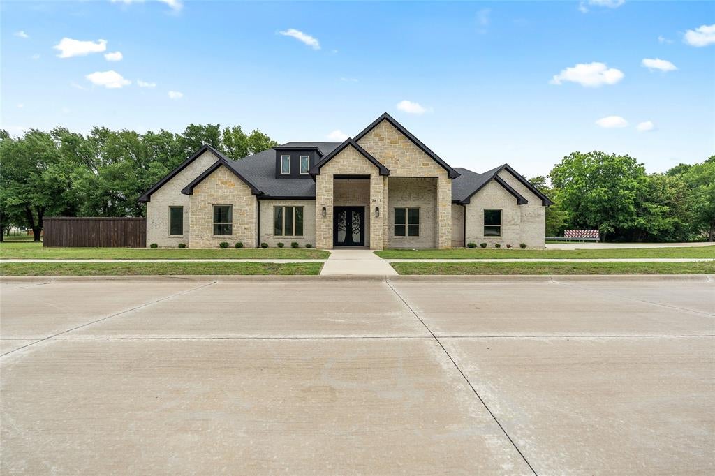 7611 Awadi Ct, Arlington, TX 76001 photo