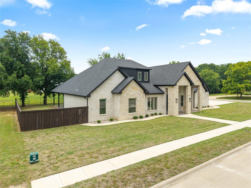 7611 Awadi Ct, Arlington, TX 76001 photo