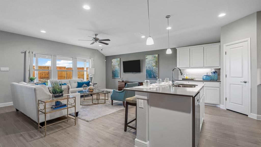 4137 Cornerstone Cir, Granbury, TX 76048 photo