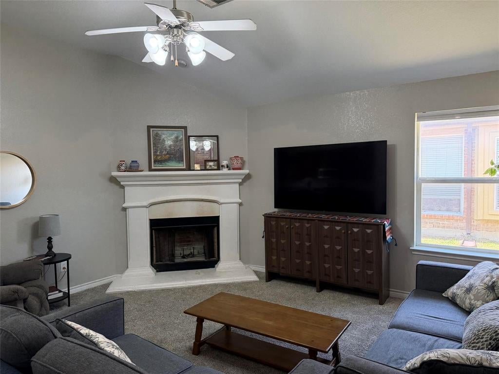 224 Spring Hollow Dr, Saginaw, TX 76131 photo