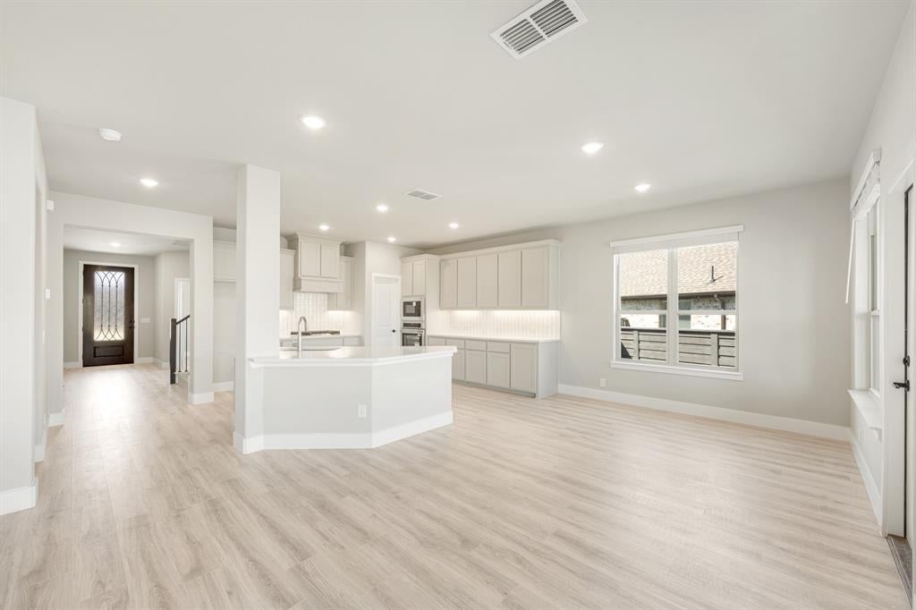 825 Twisted Leaf Ln, Little Elm, TX 76227 photo