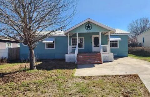 Manufactured Home in La Coste TX 12140 Eidelweiss Drive.jpg