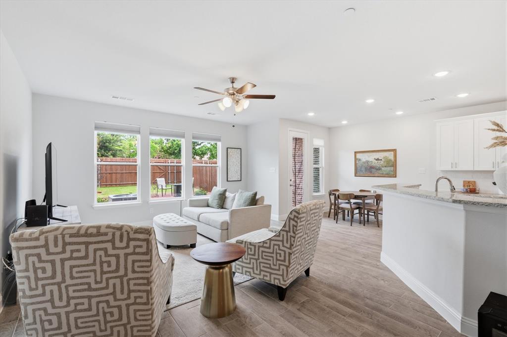 600 Hutchinson Ln, Lewisville, TX 75077 photo
