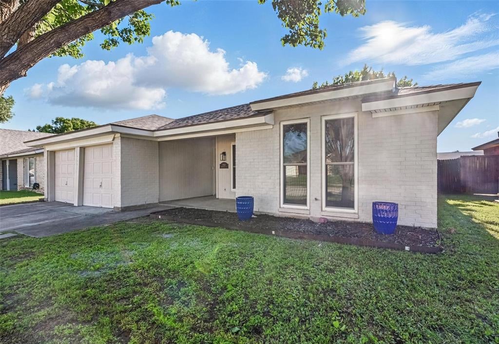 7932 Berrybrook Dr, Watauga, TX 76148 photo