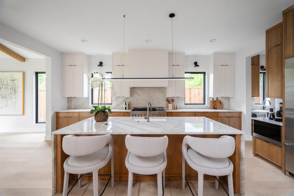 4241 Somerville Ave, Dallas, TX 75206 photo