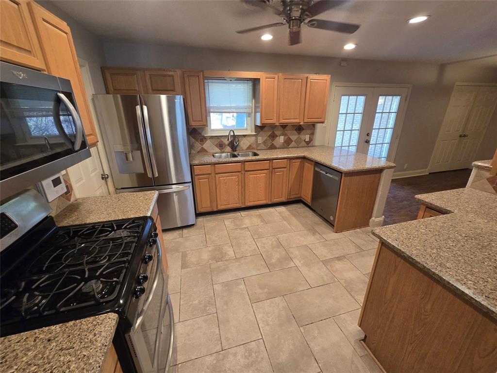 1144 Norwood Dr, Hurst, TX 76053