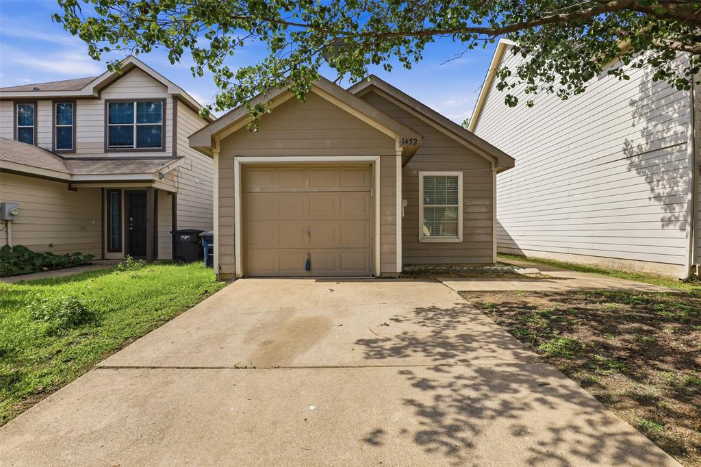1452 Pine Ln, Fort Worth, TX 76140