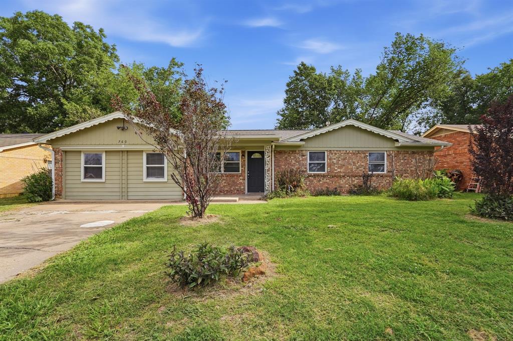 760 Oakwood Ave, Hurst, TX 76053