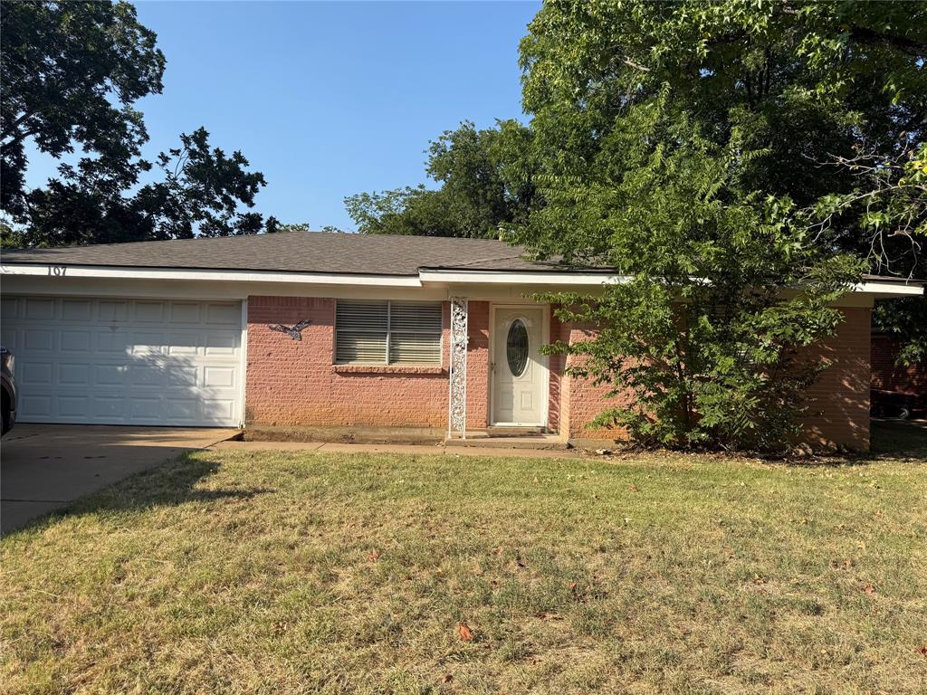 107 Harris St, Burleson, TX 76028
