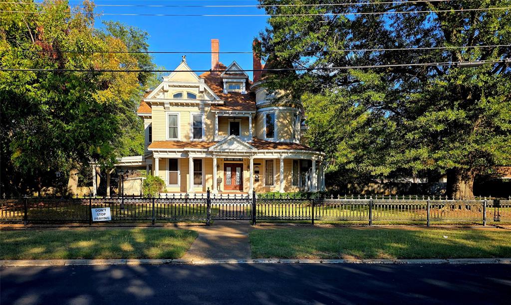 802 Fitzhugh Ave, Paris, TX 75460