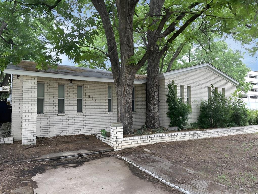 1915 Prairie View Dr, Dallas, TX 75235