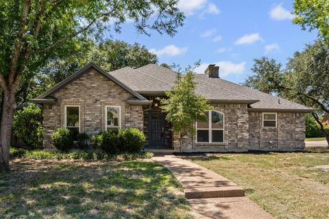 Single Family Residence in Fort Worth TX 3800 Devonaire Drive.jpg