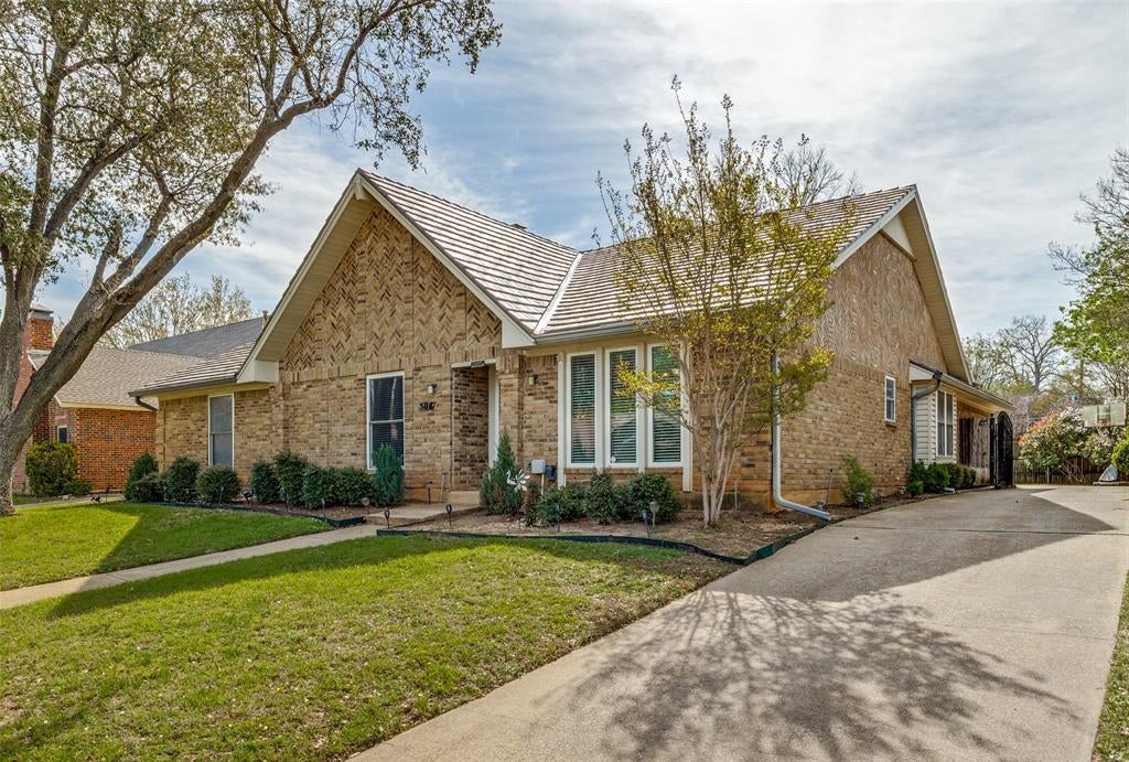 504 Chaffee Dr, Arlington, TX 76006 photo