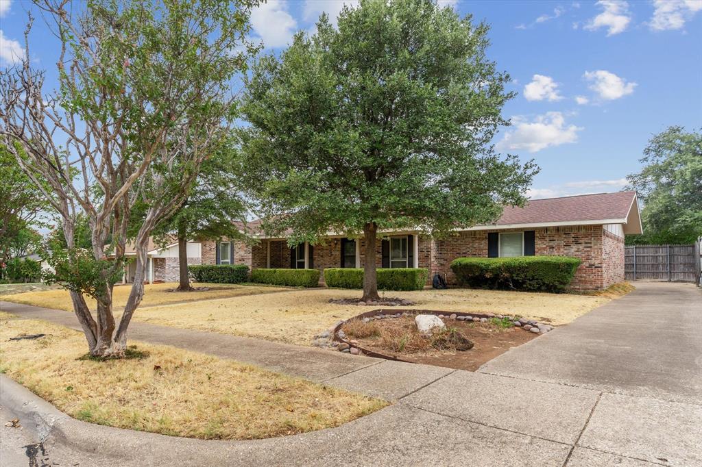 13121 Pennystone Dr, Farmers Branch, TX 75244 photo