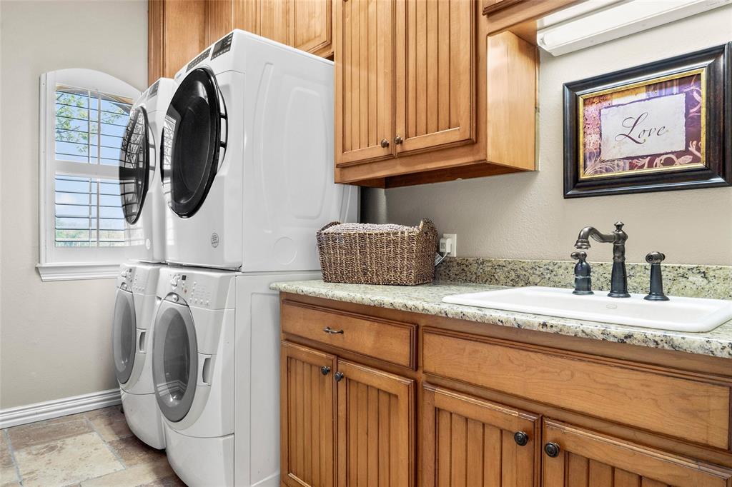 Single Family Residence in Argyle TX 419 E Hickory Ridge Circle 27.jpg