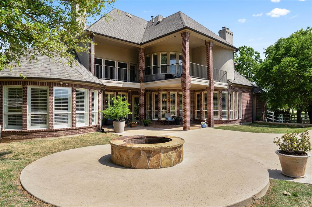 Single Family Residence in Argyle TX 419 E Hickory Ridge Circle 32.jpg