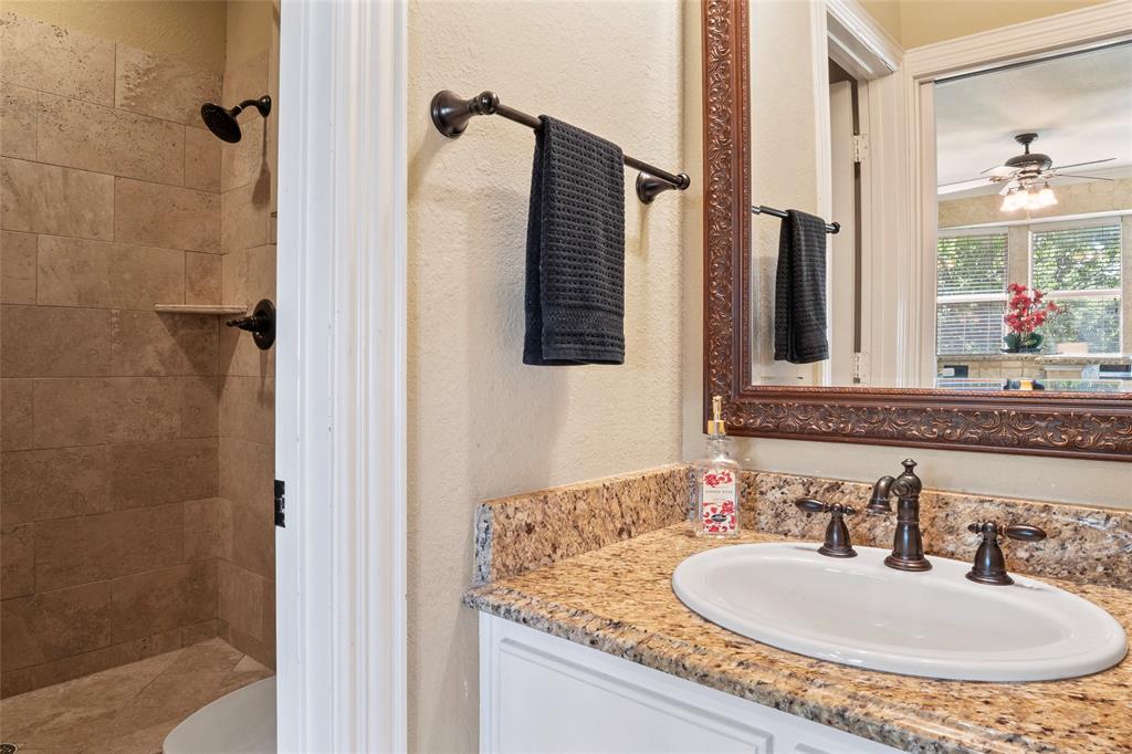 Single Family Residence in Argyle TX 419 E Hickory Ridge Circle 19.jpg