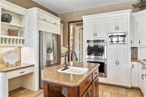 Single Family Residence in Argyle TX 419 E Hickory Ridge Circle 9.jpg