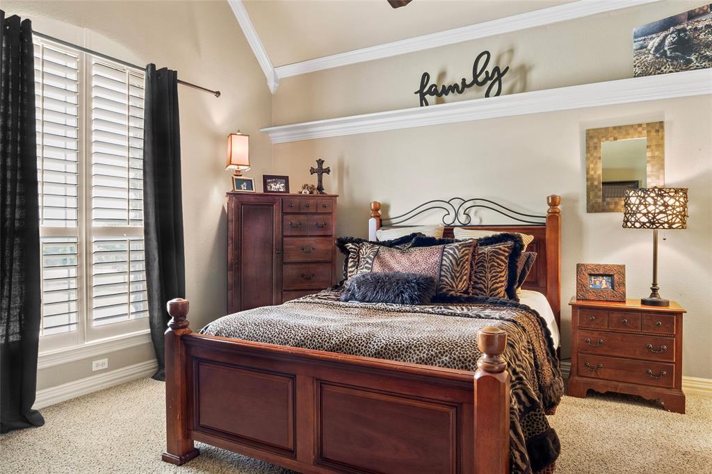 Single Family Residence in Argyle TX 419 E Hickory Ridge Circle 21.jpg