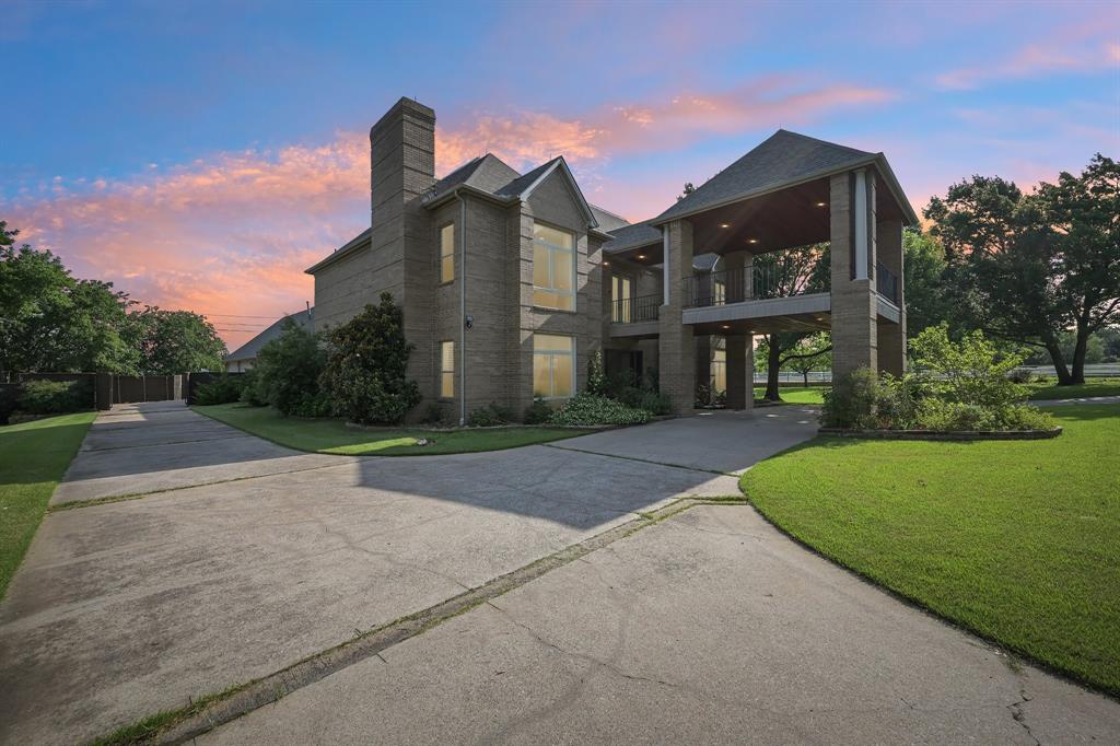 2237 High Country Dr, Carrollton, TX 75007