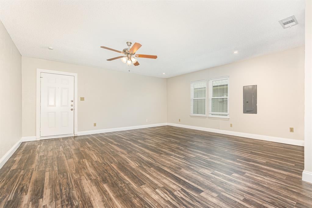 229 S Heartz Rd, Coppell, TX 75019 photo