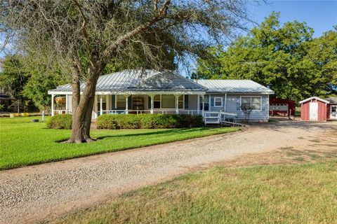 Single Family Residence in Weatherford TX 4525 Midway Road.jpg