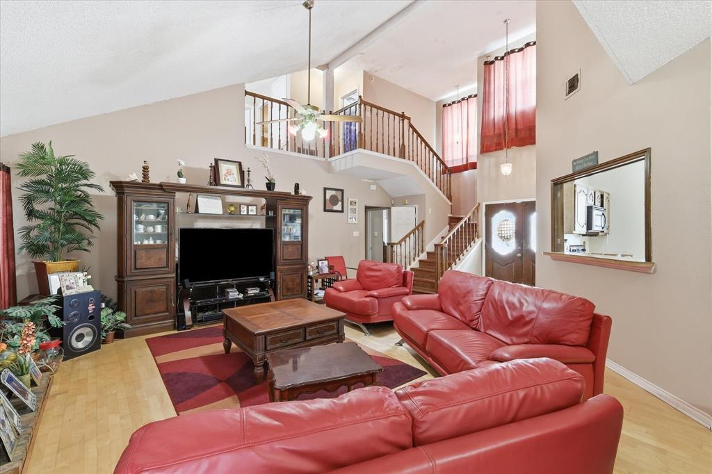 2020 E Branch Hollow Dr, Carrollton, TX 75007 photo