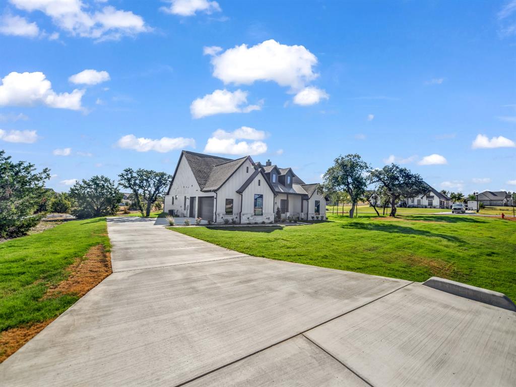 740 Burr Oak Ln, Weatherford, TX 76085 photo