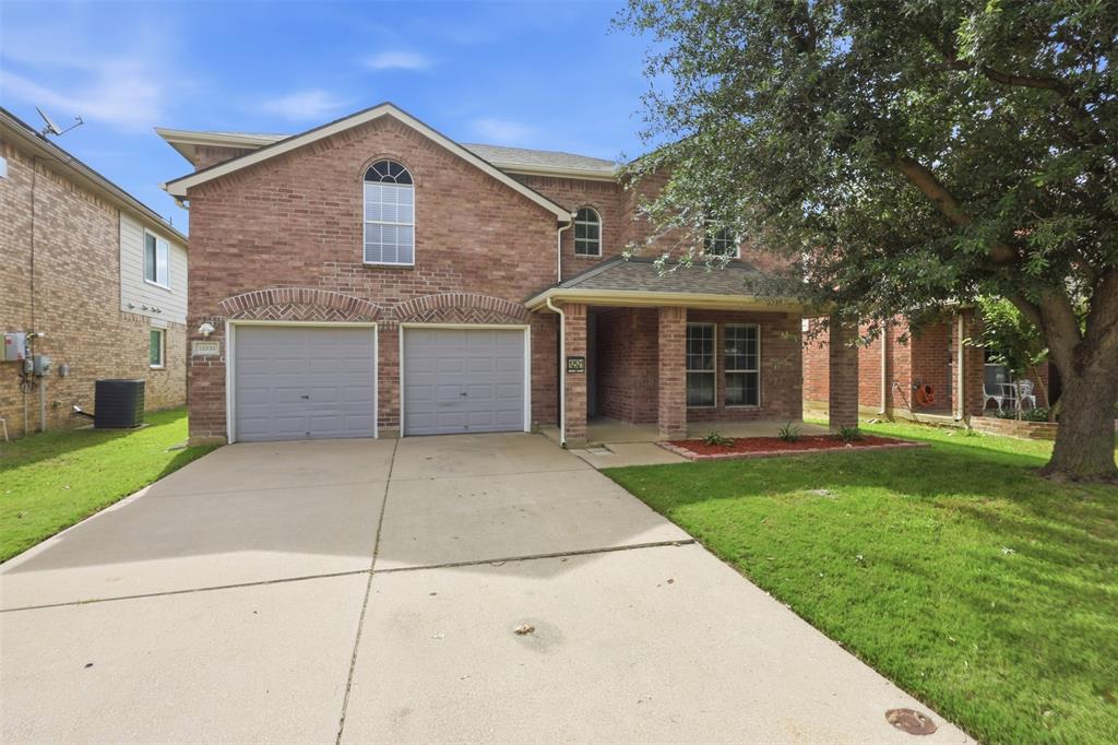 12521 Patnoe Dr, Fort Worth, TX 76028