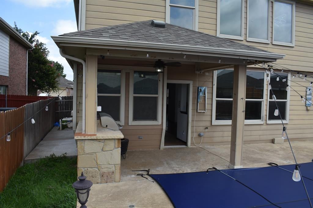 425 Crown Oaks Dr, Fort Worth, TX 76131 photo