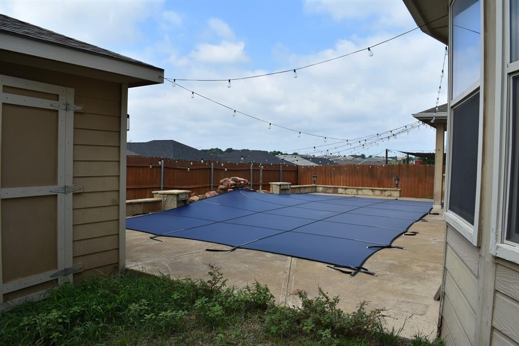 425 Crown Oaks Dr, Fort Worth, TX 76131 photo