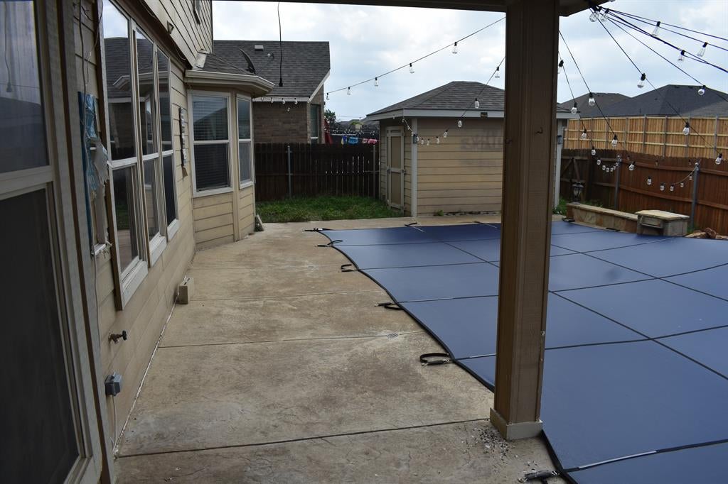 425 Crown Oaks Dr, Fort Worth, TX 76131 photo