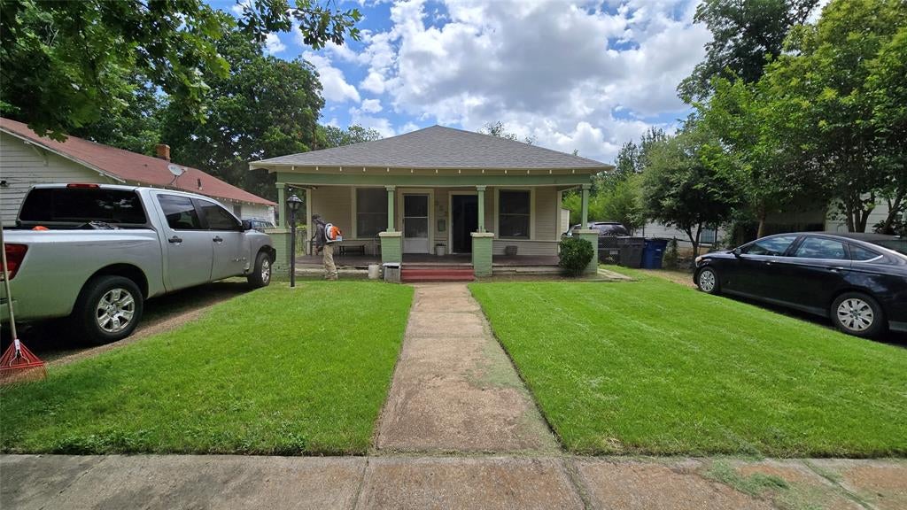 922 Hollywood Ave, Dallas, TX 75208