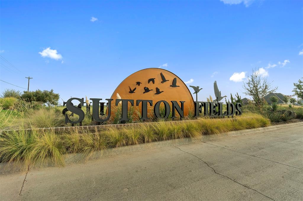 5400 Magallon Ln, Aubrey, TX 76227 photo