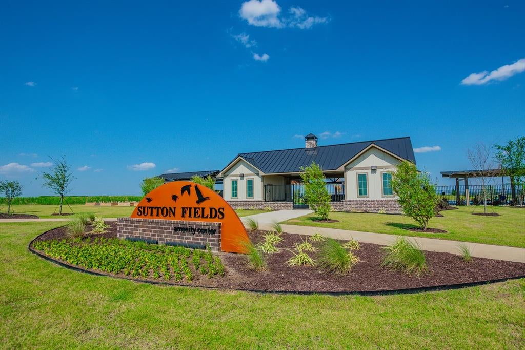 5400 Magallon Ln, Aubrey, TX 76227 photo