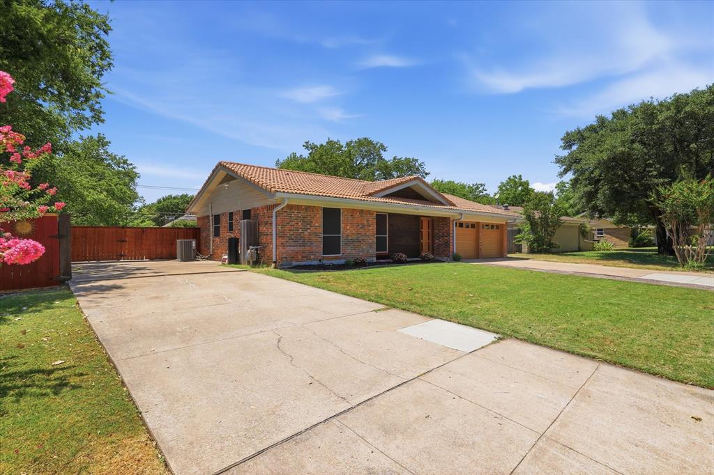2237 Shady Brook Dr, Bedford, TX 76021 photo