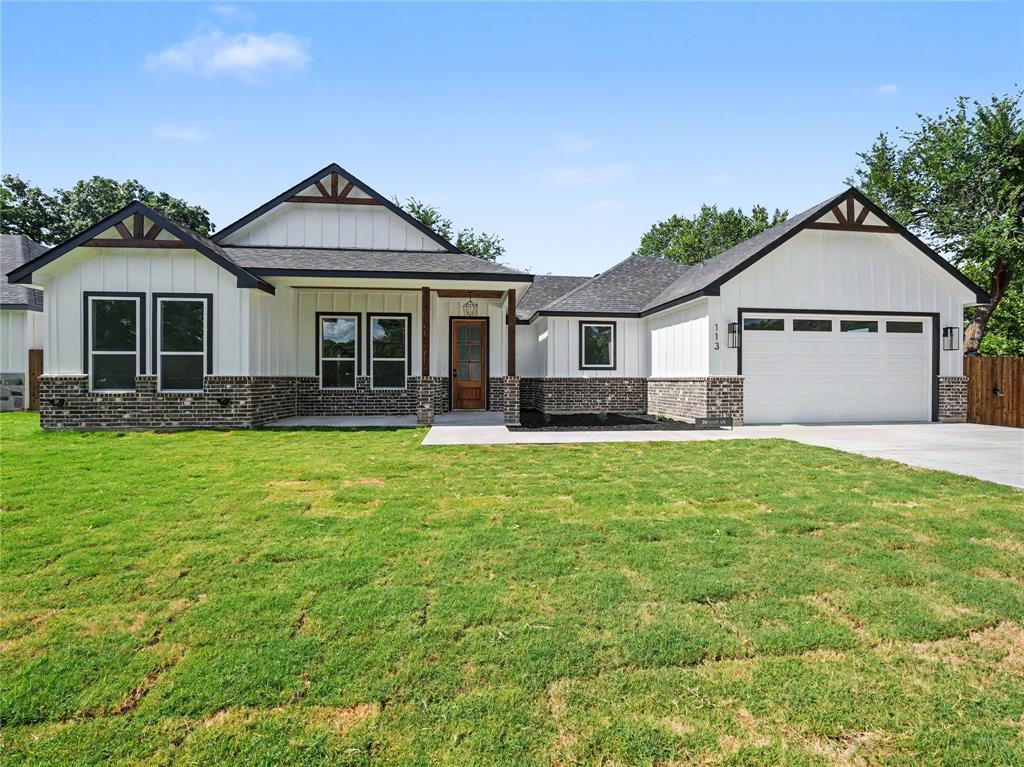 113 Dennis Dr, Azle, TX 76020