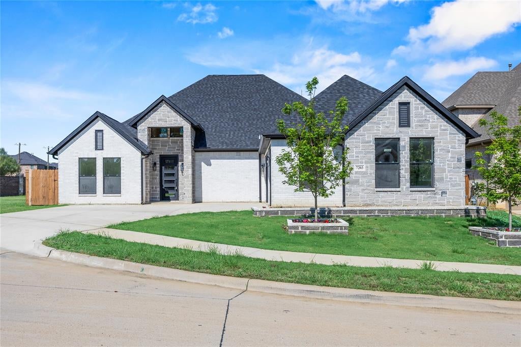 7203 Harris Pl, Arlington, TX 76001