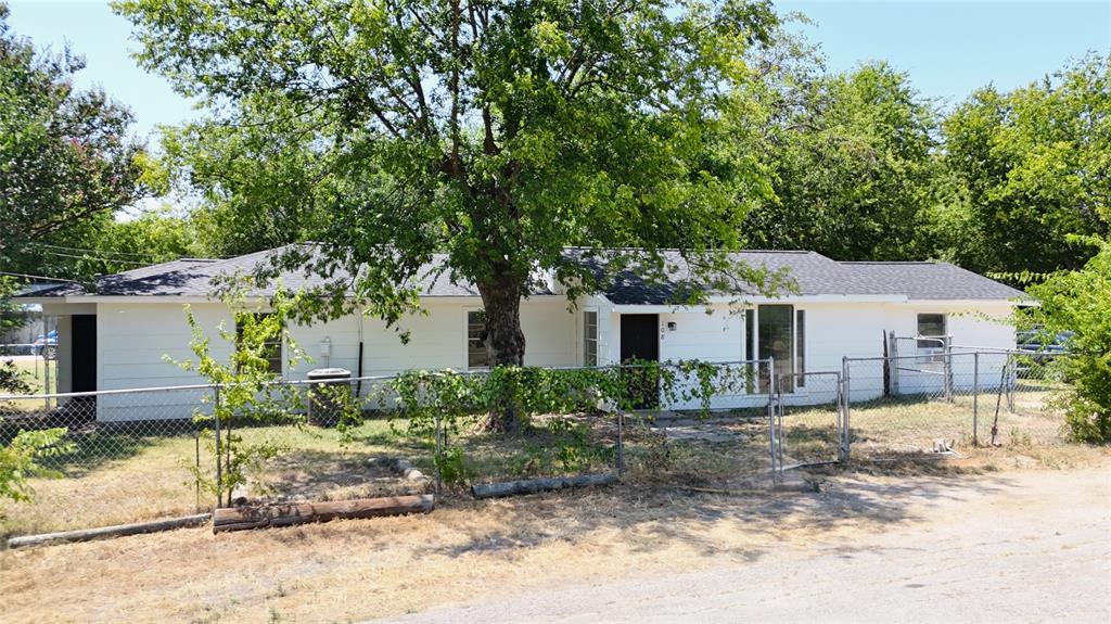 108 E Kirby Ave, Quinlan, TX 75474 photo