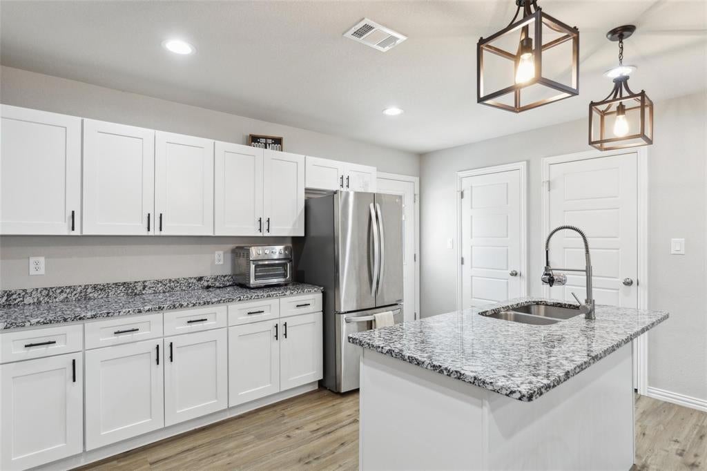 5816 Grayson St, Fort Worth, TX 76119 photo